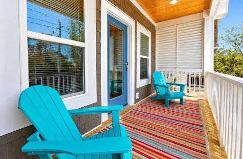 Wilmington Beach House | 4-Min Walk to Carolina Beach | Pet-Friendly | Sleeps 9 | Free Parking