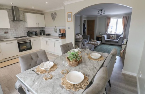 Shiremoor House | 4 MURRAYFIELDS, pet friendly, with a garden in West Allotment