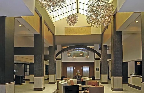 Norfolk - Virginia Beach Hotel | 4-Star Hotel ∙ DoubleTree by Hilton Norfolk Airport