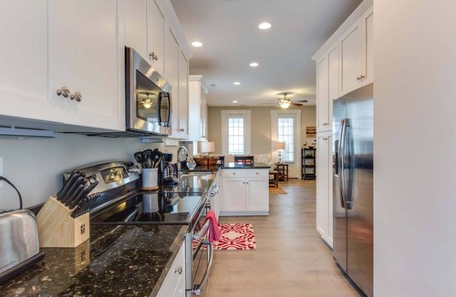 Northeast Virginia Beach Villa | 406a The Beach House
