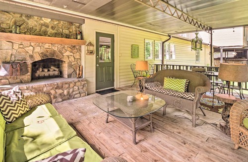 Chimney Rock House | 413 m² House ∙ 6 bedrooms ∙ 20 guests