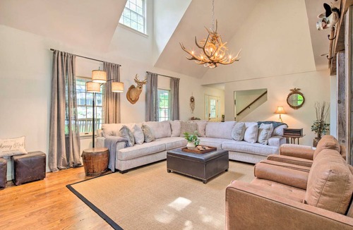 Chimney Rock House | 413 m² House ∙ 6 bedrooms ∙ 20 guests