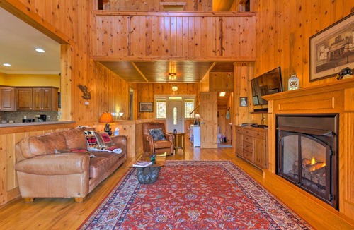 Bryson City House | 414 m² House ∙ 4 bedrooms ∙ 11 guests
