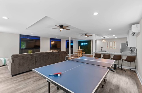 Mooresville House | 418 m² House ∙ 7 bedrooms ∙ 18 guests