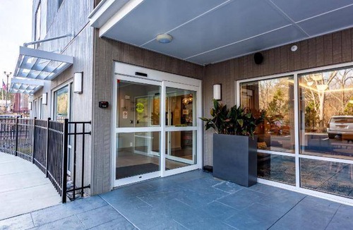 Southwest Raleigh Hotel | 42 m² Hotel ∙ 127 guests