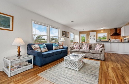 South Nags Head House | 427 - Newly Renovated Nags Head Ocean-Side Rental Just Steps to the Beach