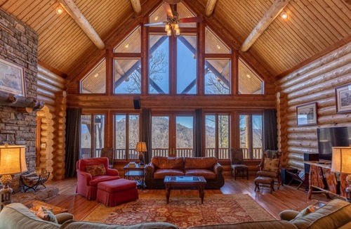 Blowing Rock Cabin | 429 m² Cabin ∙ 4 bedrooms ∙ 12 guests