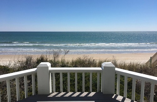 North Topsail Beach House | 4358 Island Dr Oceanfront 5BR, 4.5 bath, Internet, Community Pool