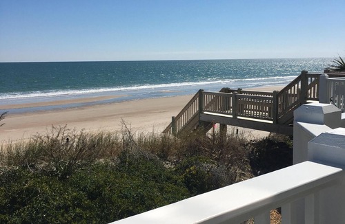 North Topsail Beach House | 4358 Island Dr Oceanfront 5BR, 4.5 bath, Internet, Community Pool