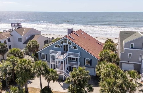 Saint Helena Island House | 452 Tarpon Blvd-Sandy Toes