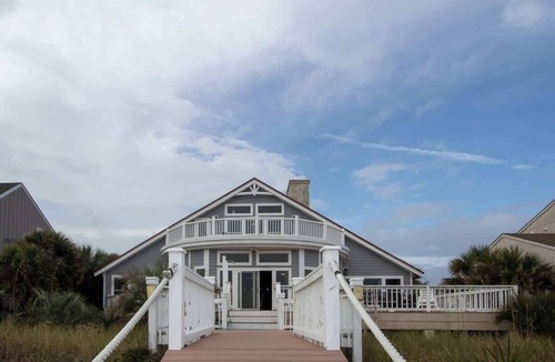 Saint Helena Island House | 452 Tarpon Blvd-Sandy Toes