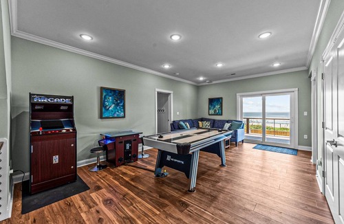 Surf City House | 464 m² House ∙ 10 bedrooms ∙ 29 guests