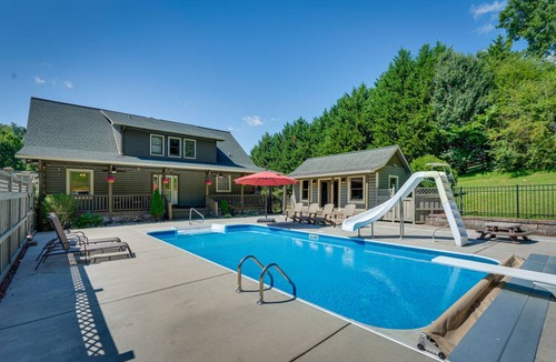 Hayesville House | 464 m² House ∙ 5 bedrooms ∙ 13 guests