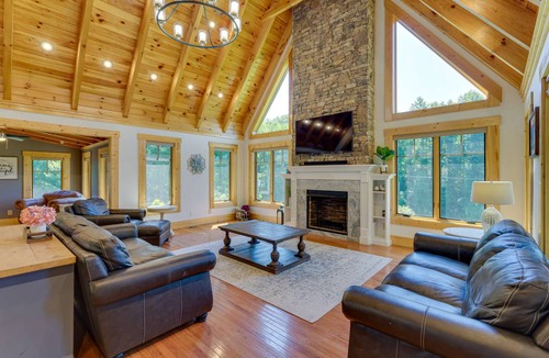 Hayesville House | 464 m² House ∙ 5 bedrooms ∙ 13 guests
