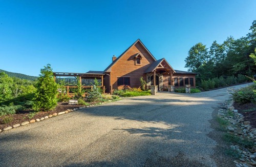 Black Mountain Cabin | 465 m² Cabin ∙ 3 bedrooms ∙ 8 guests
