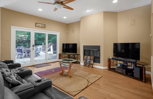 Mooresville House | 465 m² House ∙ 5 bedrooms ∙ 12 guests