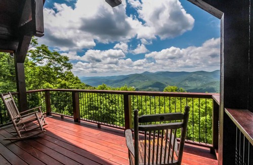 West Jefferson House | 466 m² House ∙ 6 bedrooms ∙ 12 guests