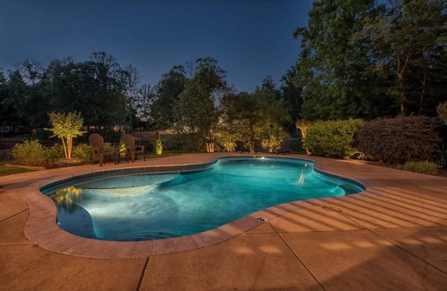 Mooresville House | 487 m² House ∙ 7 bedrooms ∙ 20 guests