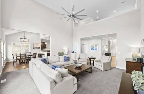 Mooresville House | 487 m² House ∙ 7 bedrooms ∙ 20 guests