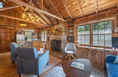 Morganton Cabin | 49 m² Cabin ∙ 2 bedrooms ∙ 4 guests