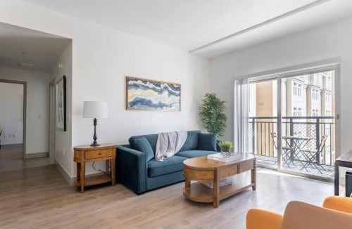 Charlotte Center City Apartment | 4B 2BA Luxury Central Apartment with Gym
