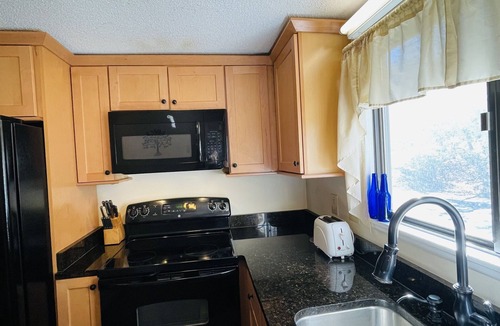 Sugar Mountain Condo | 4B Condo Walking Distance to Tubing! Sleeps 10!