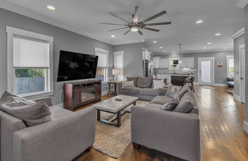 Talbot's Corner House | 4BR/3BA Modern House w/Dntn View, Fire Pit, HotTub