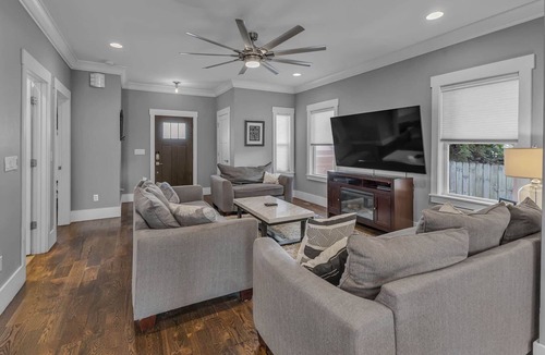 Talbot's Corner House | 4BR/3BA Modern House w/Dntn View, Fire Pit, HotTub
