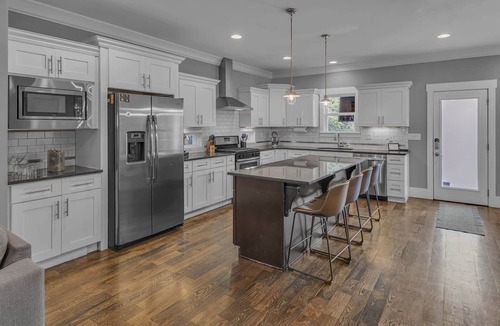 Talbot's Corner House | 4BR/3BA Modern House w/Dntn View, Fire Pit, HotTub