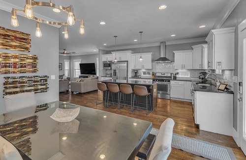 Talbot's Corner House | 4BR/3BA Modern House w/Dntn View, Fire Pit, HotTub