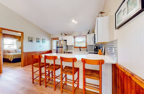 Sea Scape House | 4BR dog-friendly coastal home with open layout