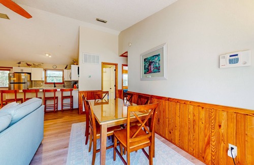 Sea Scape House | 4BR dog-friendly coastal home with open layout
