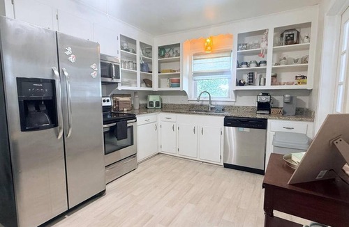 Norfolk House | 4BR Home with King Suite 5 Min to Norfolk State