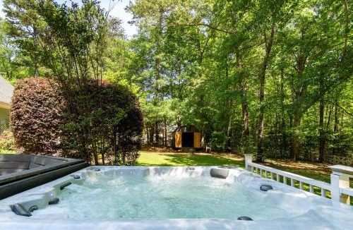 Sherrills Ford House | 4BR House Near Lake - Hot Tub, Arcade & Fire Pit