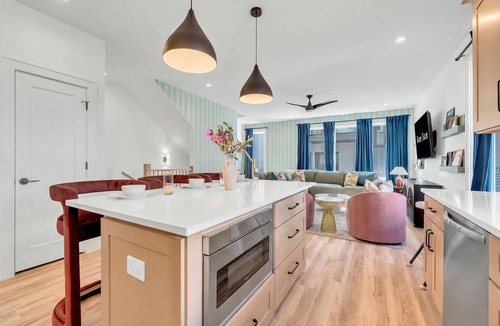 Katie Hill Neighborhood Apartment | 4BR Nashville Hideaway - Rooftop Views - Fire Pit
