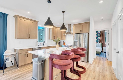 Katie Hill Neighborhood Apartment | 4BR Nashville Hideaway - Rooftop Views - Fire Pit