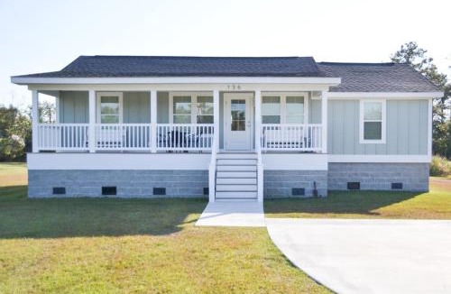 Davis House | 4BR Soundfront cottage Private Dock Fishing