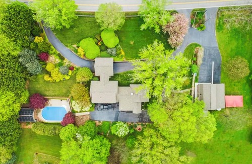 Fairview House | 5 Acre Estate: Pool/Hot Tub/Basketball/Fire Pit