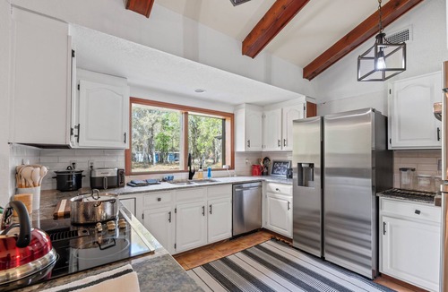 Seffner House | 5-Acre Soaring Hawk Retreat | 6Br sleeps 12 | Tampa