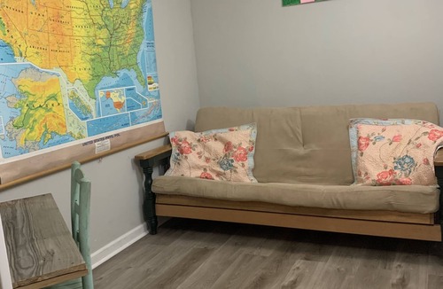 Roxboro House | 5 bdrm, 3 full bth, large living room and fireplace area.