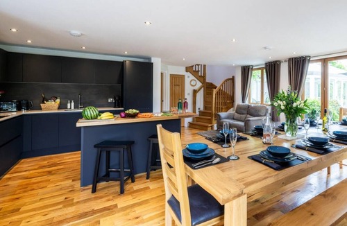 East Cowes Cottage | 5 Bed in East Cowes (oc-94807)
