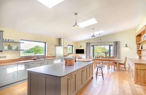 Holcombe Rogus Cottage | 5 Bed in Holcombe Rogus (oc-f39895)