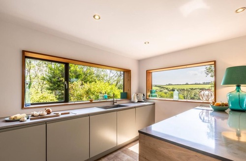 Little Petherick Cottage | 5 Bed in Little Petherick (oc-s29057)