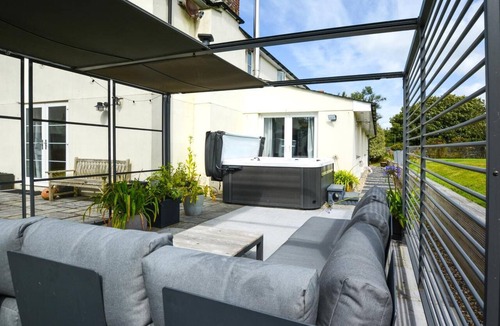Mitchell Cottage | 5 Bed in Mitchell (oc-c28801)