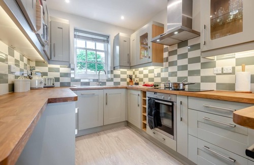 Studland Cottage | 5 Bed in Studland (oc-wy365)