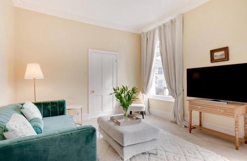 Torquay City Centre Cottage | 5 Bed in Torquay (oc-bcvane)