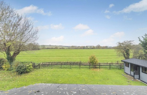 Louth Cottage | 5 Bed in Utterby (oc-t34067)