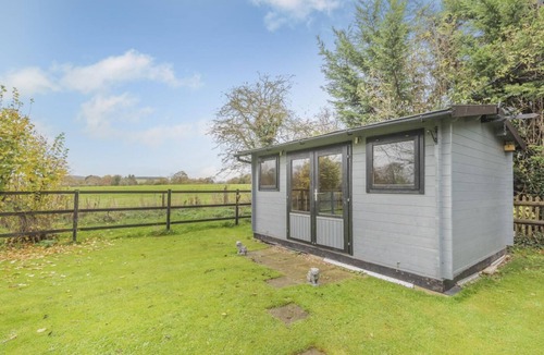 Louth Cottage | 5 Bed in Utterby (oc-t34067)