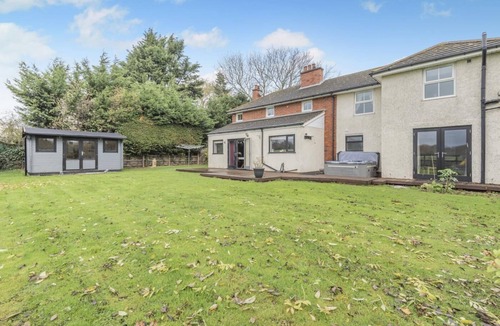 Louth Cottage | 5 Bed in Utterby (oc-t34067)