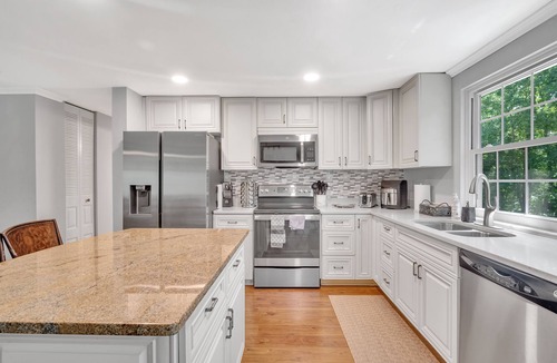 Charlotte House | 5 Bedroom 3 Full Bath 6 Bed Sleep 13